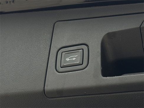 Used 2022 Cadillac XT5 Premium Luxury w/ Technology Package image 31