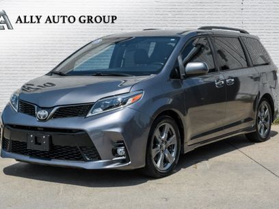 Used 2019 Toyota Sienna SE