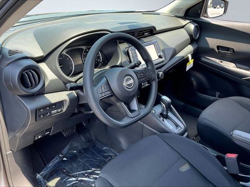New 2025 Nissan Kicks Play S image 6