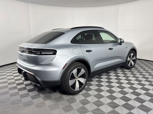 New 2025 Porsche Macan Electric RWD image 9