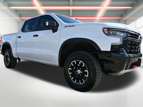 Used 2024 Chevrolet Silverado 1500 ZR2 w/ Technology Package AWD/4WD image 4
