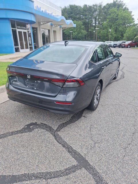 Used 2023 Honda Accord EX image 6