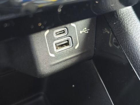 Used 2022 Jeep Compass Limited image 32