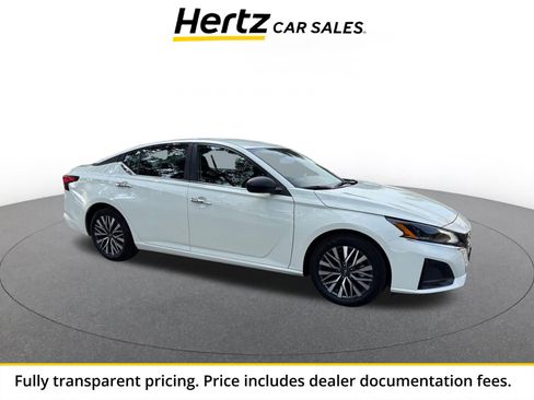 Used 2025 Nissan Altima 2.5 SV FWD image 1