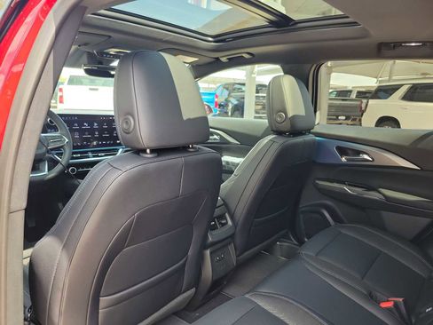 New 2025 Chevrolet Equinox EV LT w/ Convenience Package II image 12