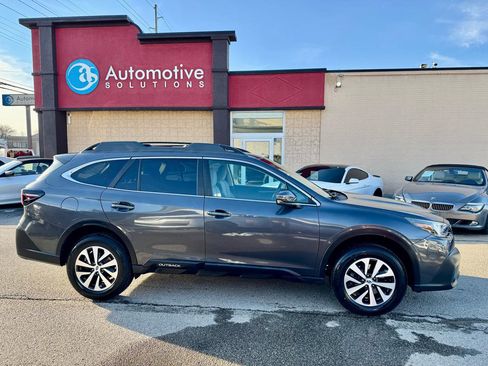 Used 2020 Subaru Outback Premium image 5