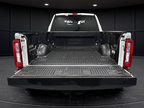 Used 2024 Ford F250 XLT image 12