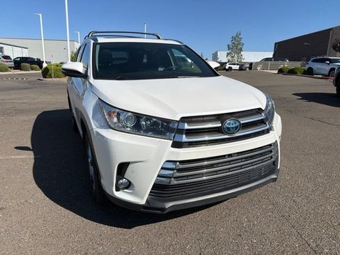 Used 2018 Toyota Highlander Limited Platinum w/ Carpet Mat Package (TMS) AWD/4WD image 2