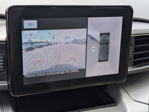 Used 2022 Ford Explorer XLT w/ Equipment Group 202A RWD image 25