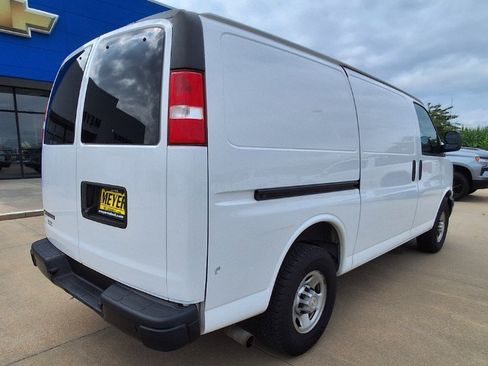Used 2020 Chevrolet Express 2500 RWD image 8