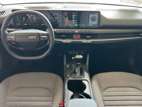 Used 2025 Kia K4 EX image 14