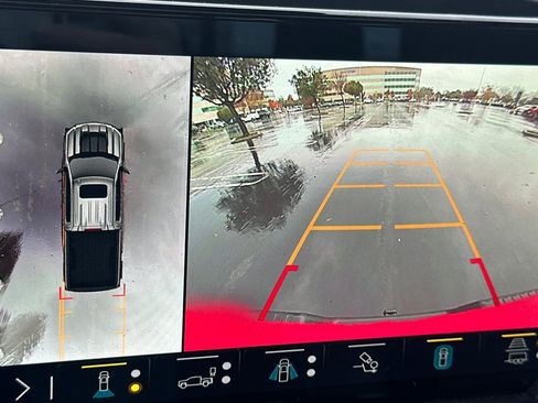 Certified 2023 Chevrolet Silverado 1500 ZR2 w/ Technology Package image 27