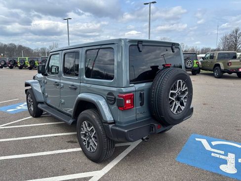 New 2026 Jeep Wrangler Unlimited Sahara AWD/4WD image 7