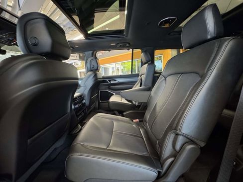 New 2026 Jeep Grand Wagoneer Limited image 15
