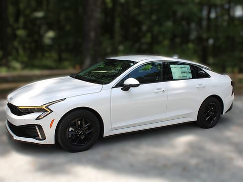 New 2026 Kia K5 LXS FWD image 4