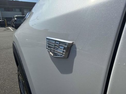 Used 2023 Cadillac XT4 Premium Luxury w/ Enhanced Visibility Package AWD/4WD image 12