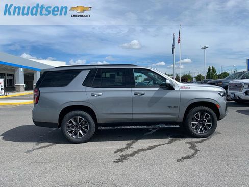 Used 2023 Chevrolet Tahoe Z71 w/ Luxury Package AWD/4WD image 8