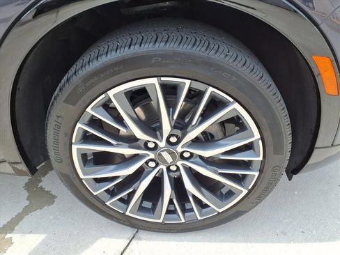Certified 2024 Cadillac XT4 Sport w/ Cold Weather Package FWD image 7