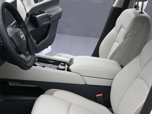 New 2026 Nissan Pathfinder SL AWD/4WD image 18