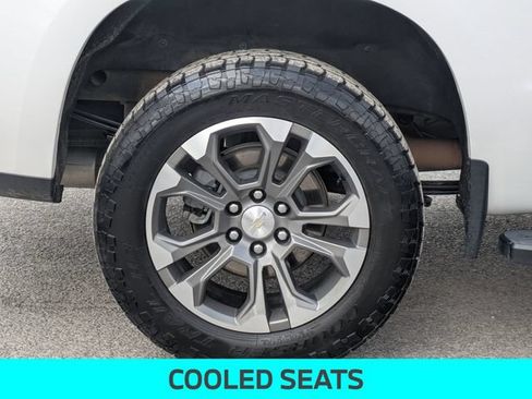Used 2023 Chevrolet Silverado 1500 High Country w/ Technology Package AWD/4WD image 12