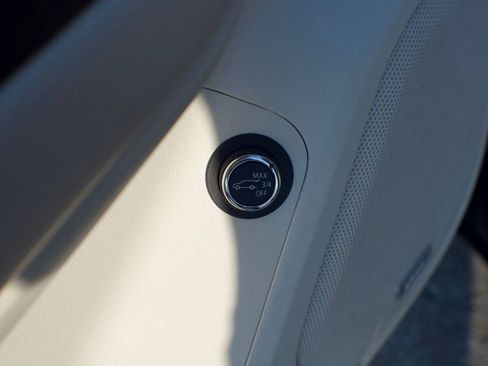 Used 2022 GMC Acadia Denali w/ Denali Ultimate Package image 33