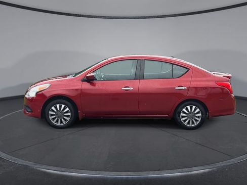 Used 2018 Nissan Versa SV FWD image 5