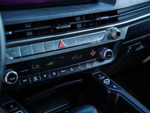 Used 2023 Kia Telluride EX X-Line image 23