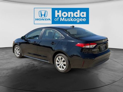 Used 2025 Toyota Corolla LE FWD image 7