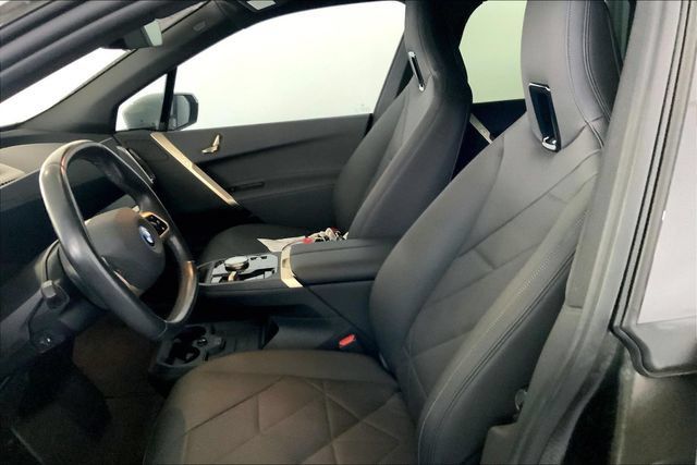 Used 2024 BMW iX xDrive50 AWD/4WD image 11