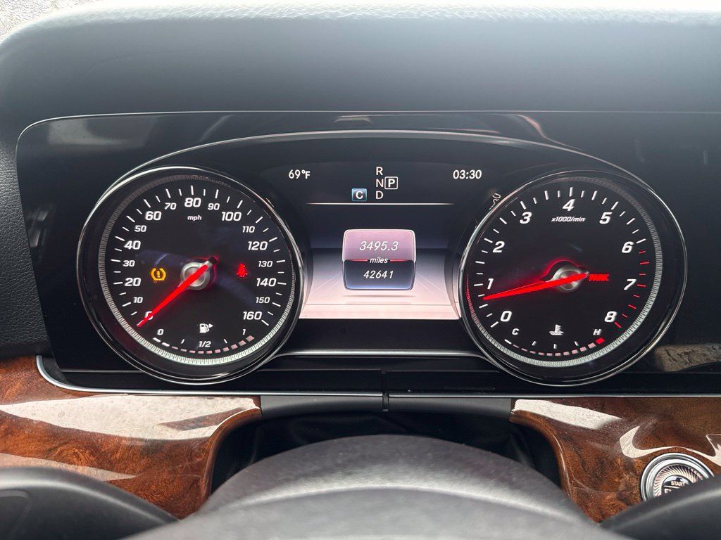 Used 2018 Mercedes-Benz E 300 4MATIC image 7