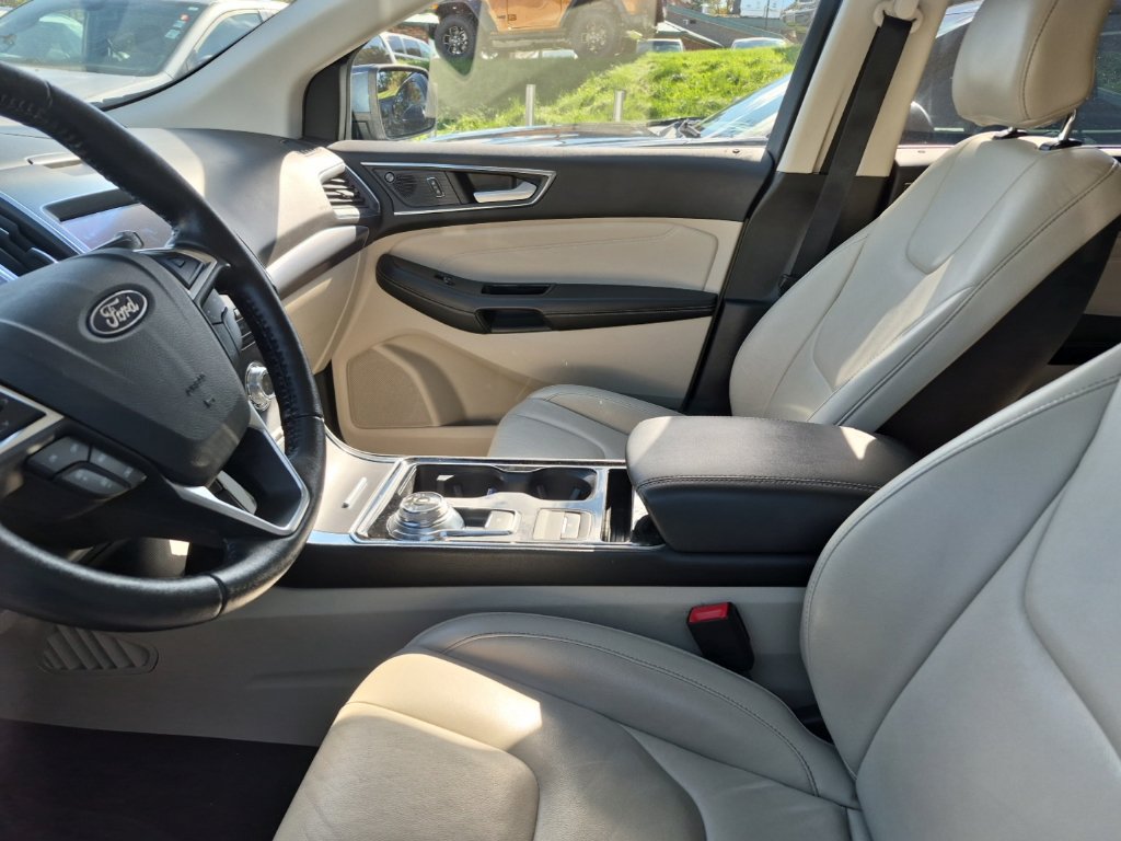 Used 2019 Ford Edge Titanium w/ Cold Weather Package AWD/4WD image 3