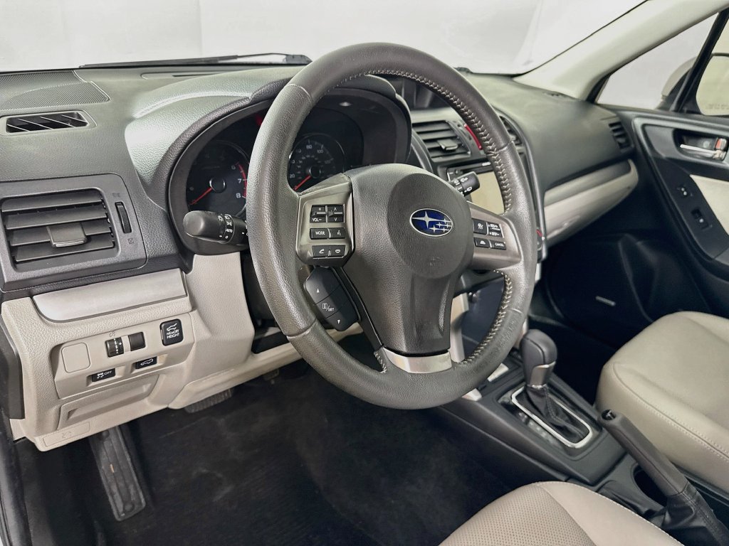 Used 2015 Subaru Forester 2.5i Touring w/ Eyesight & Navigation System AWD/4WD image 9