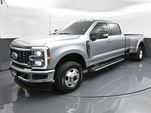 Used 2024 Ford F350 Lariat image 1