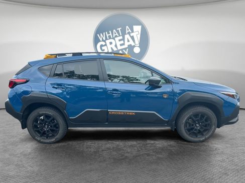 Used 2024 Subaru Crosstrek 2.5i Wilderness AWD/4WD image 2