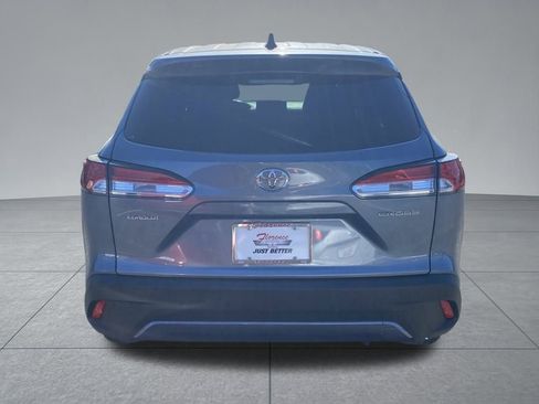 Used 2024 Toyota Corolla Cross L image 12