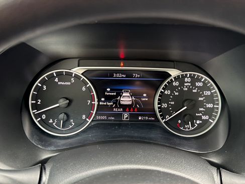 Used 2024 Nissan Sentra SV FWD image 12