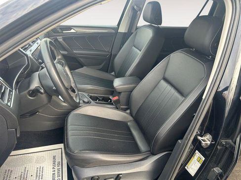 Used 2022 Volkswagen Tiguan SE AWD/4WD image 9