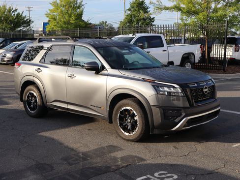 Used 2023 Nissan Pathfinder Rock Creek AWD/4WD image 2