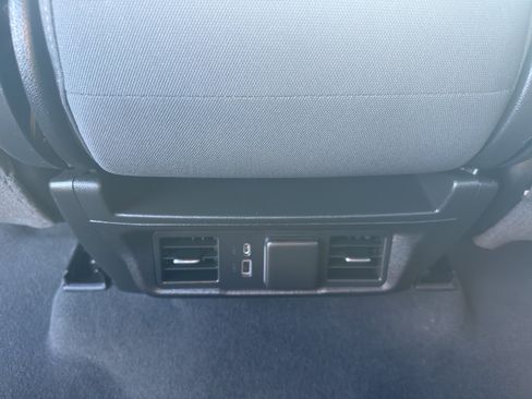 Used 2024 Chevrolet Silverado 1500 LT image 32