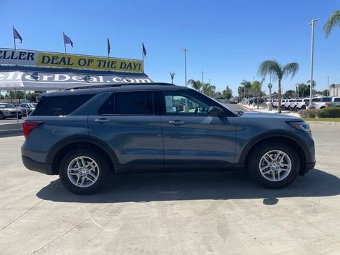 New 2026 Ford Explorer Active RWD image 6