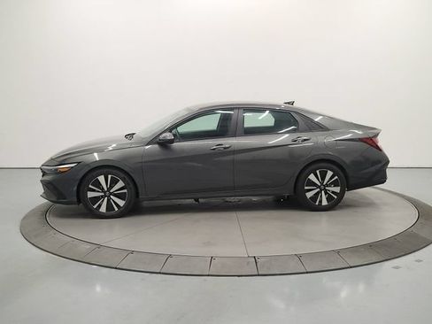 Used 2024 Hyundai Elantra SEL FWD image 5