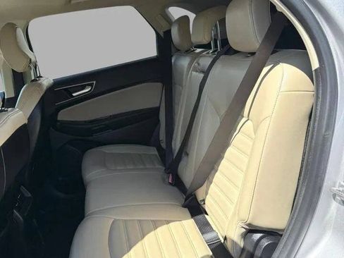 Used 2019 Ford Edge SEL w/ Equipment Group 201A FWD image 29