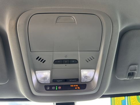 Used 2020 GMC Acadia SLT image 41