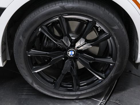 Used 2026 BMW X7 M60i AWD/4WD image 9