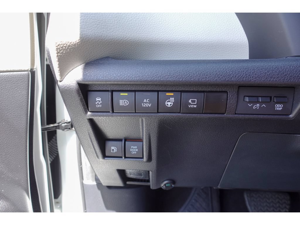 Certified 2024 Toyota Sienna Platinum FWD image 12