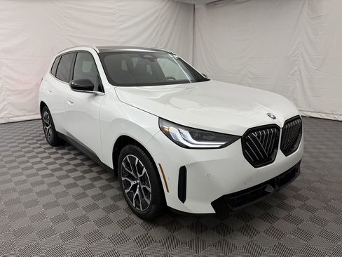 Used 2025 BMW X3 xDrive30i image 3