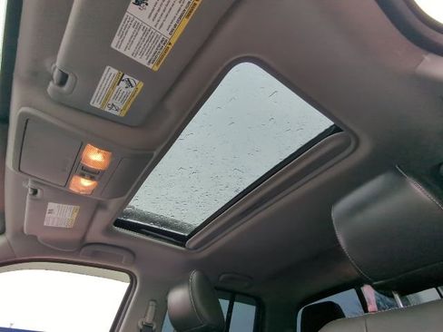 Used 2016 Nissan Frontier PRO-4X w/ Pro-4x Luxury Package image 6