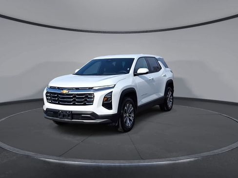 Used 2026 Chevrolet Equinox LT w/ Convenience Package II image 3