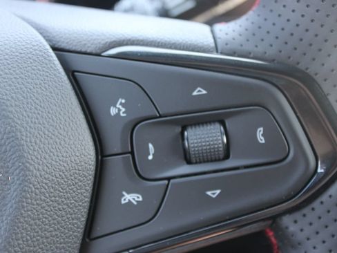 New 2026 Chevrolet Trax RS w/ Sunroof Package FWD image 38