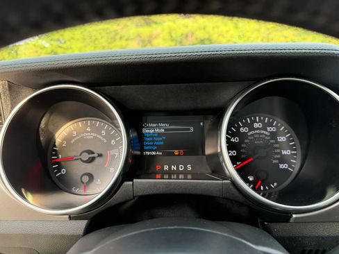 Used 2020 Ford Mustang Premium RWD image 17